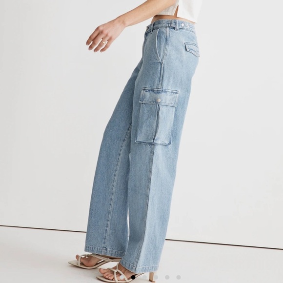 Madewell Low Slung Cargo Jeans in Coleman Wash - Picture 2 of 16